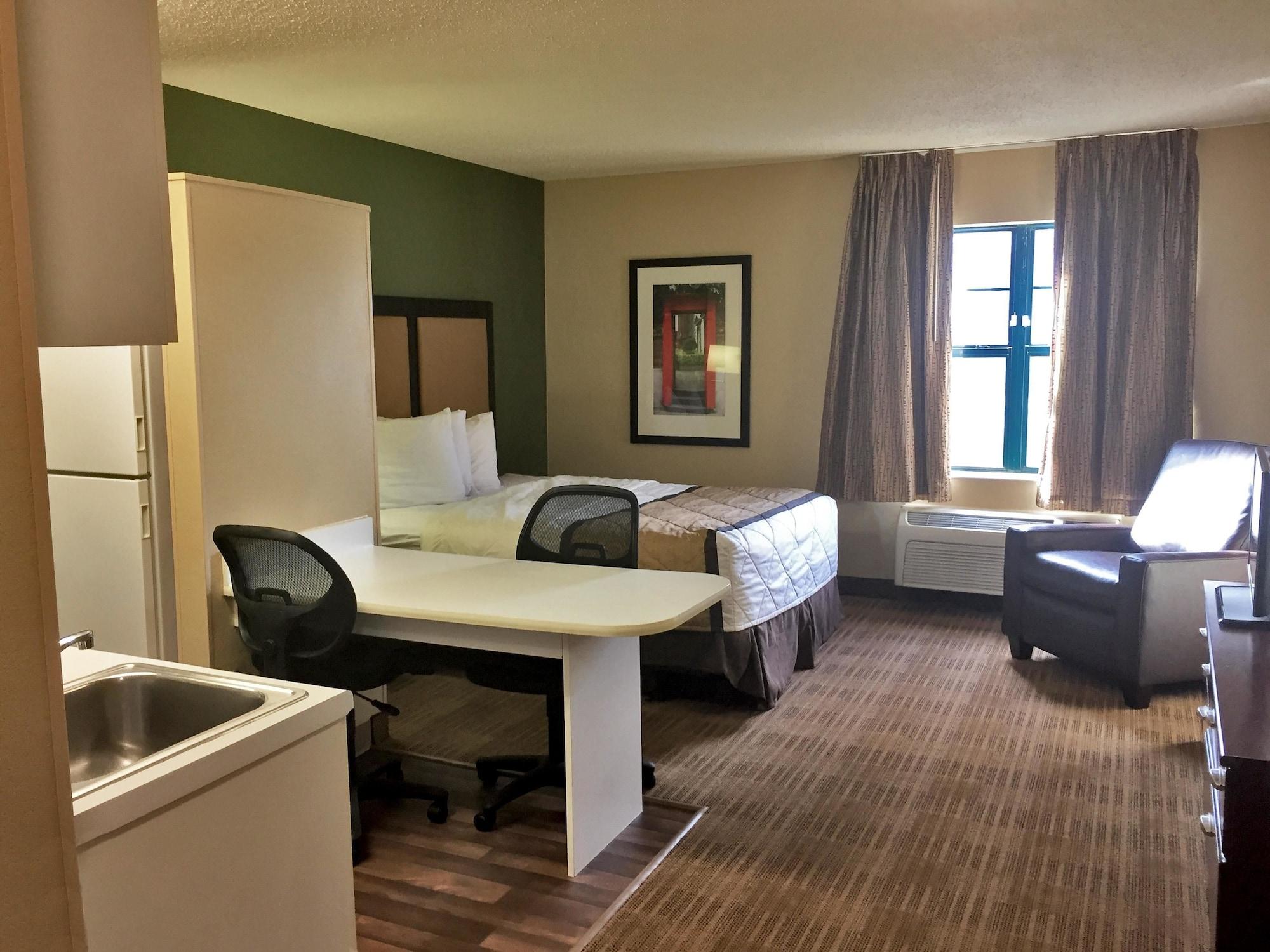 Extended Stay America Select Suites - Detroit - Novi - Haggerty Road Northville Bagian luar foto