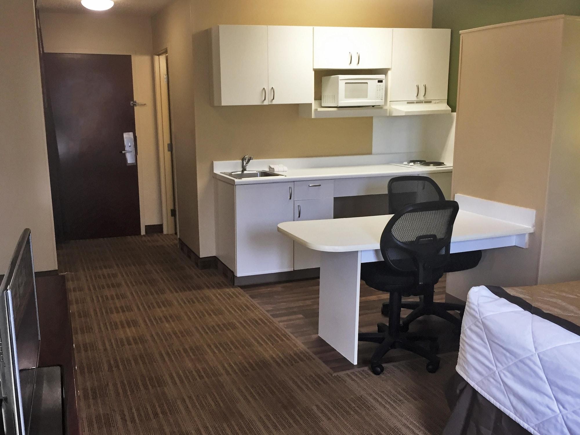 Extended Stay America Select Suites - Detroit - Novi - Haggerty Road Northville Bagian luar foto