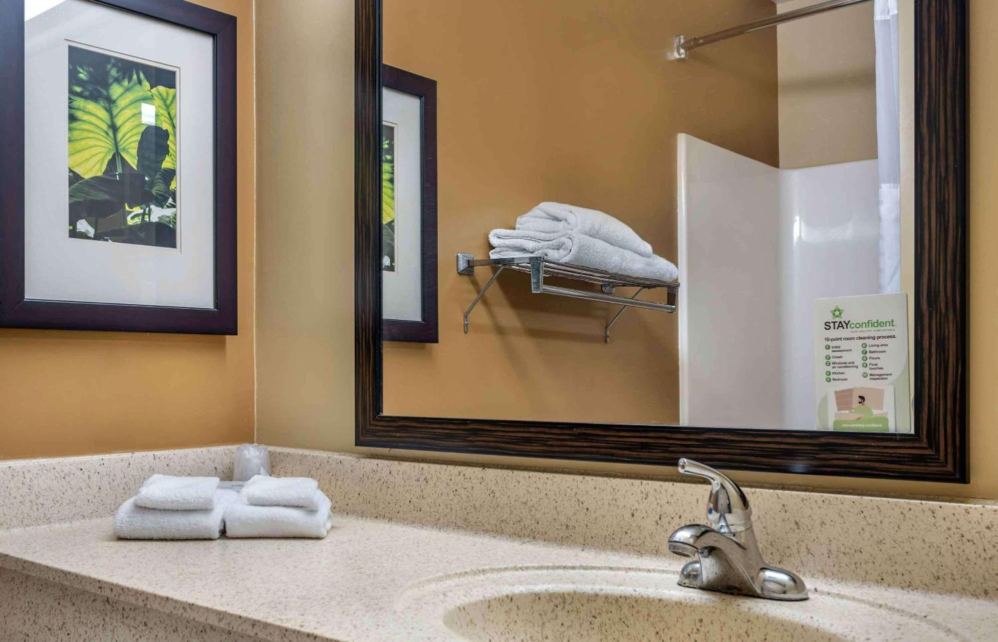 Extended Stay America Select Suites - Detroit - Novi - Haggerty Road Northville Bagian luar foto