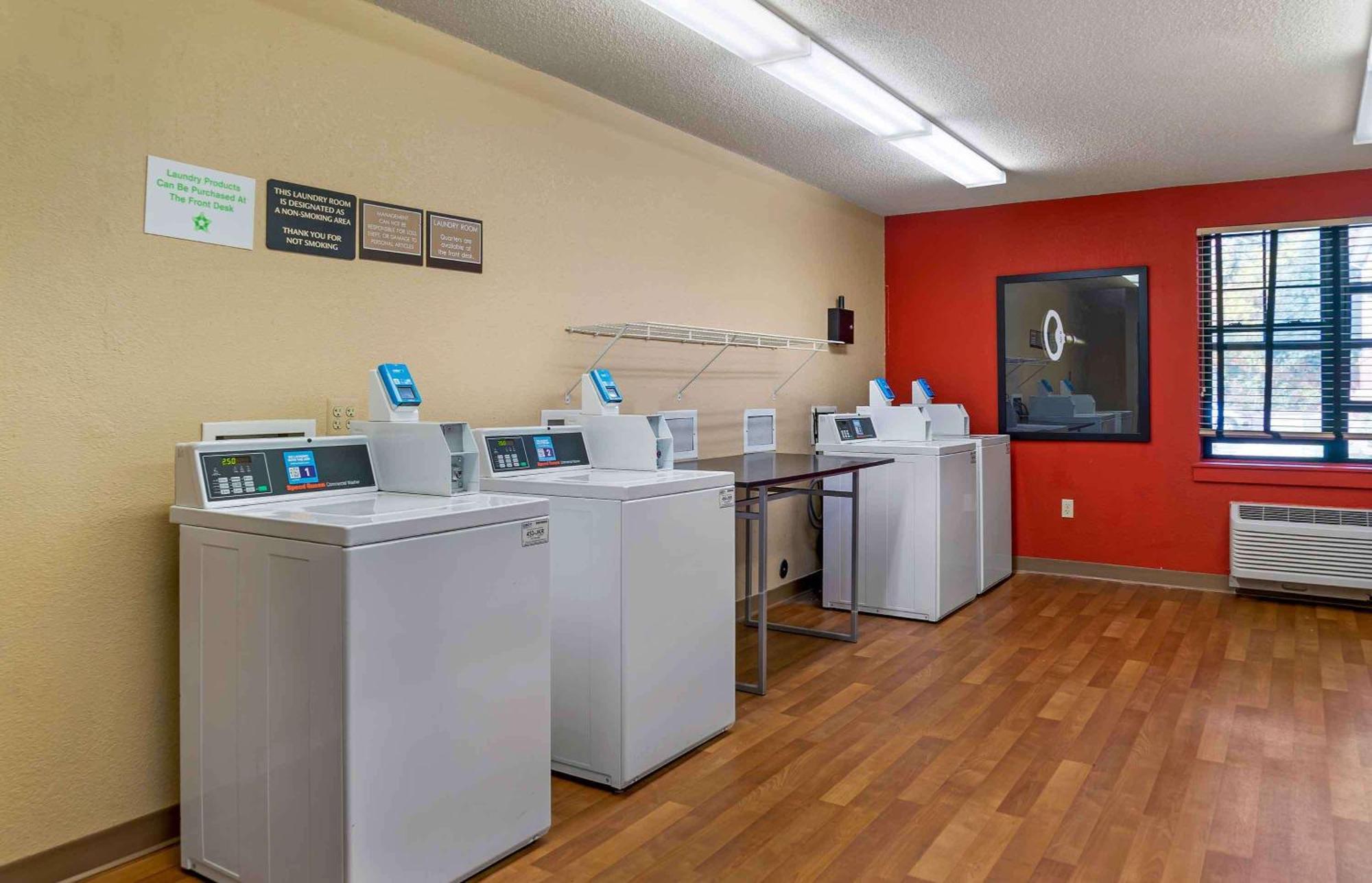 Extended Stay America Select Suites - Detroit - Novi - Haggerty Road Northville Bagian luar foto
