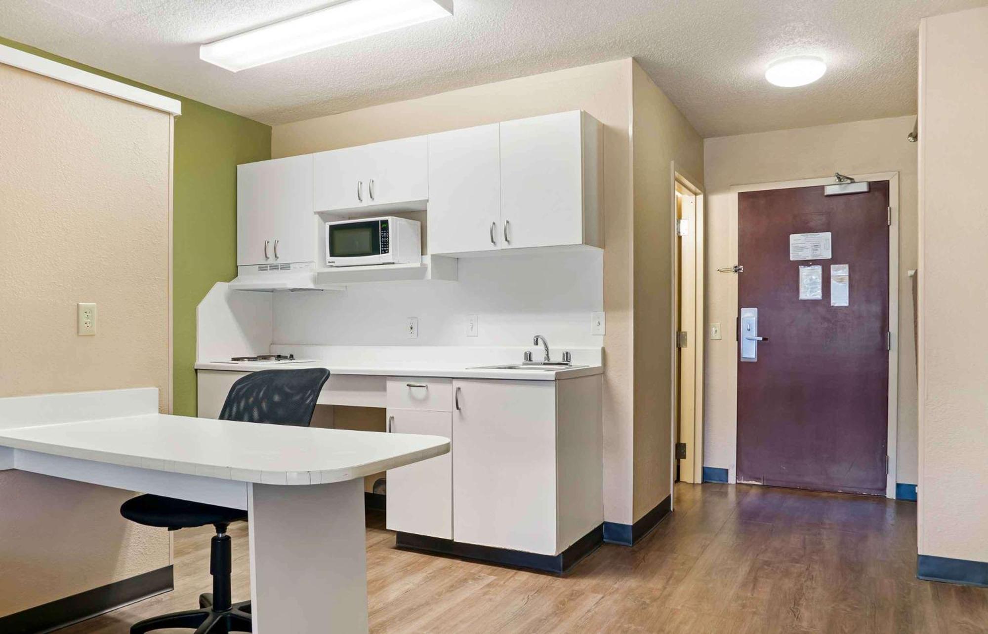 Extended Stay America Select Suites - Detroit - Novi - Haggerty Road Northville Bagian luar foto