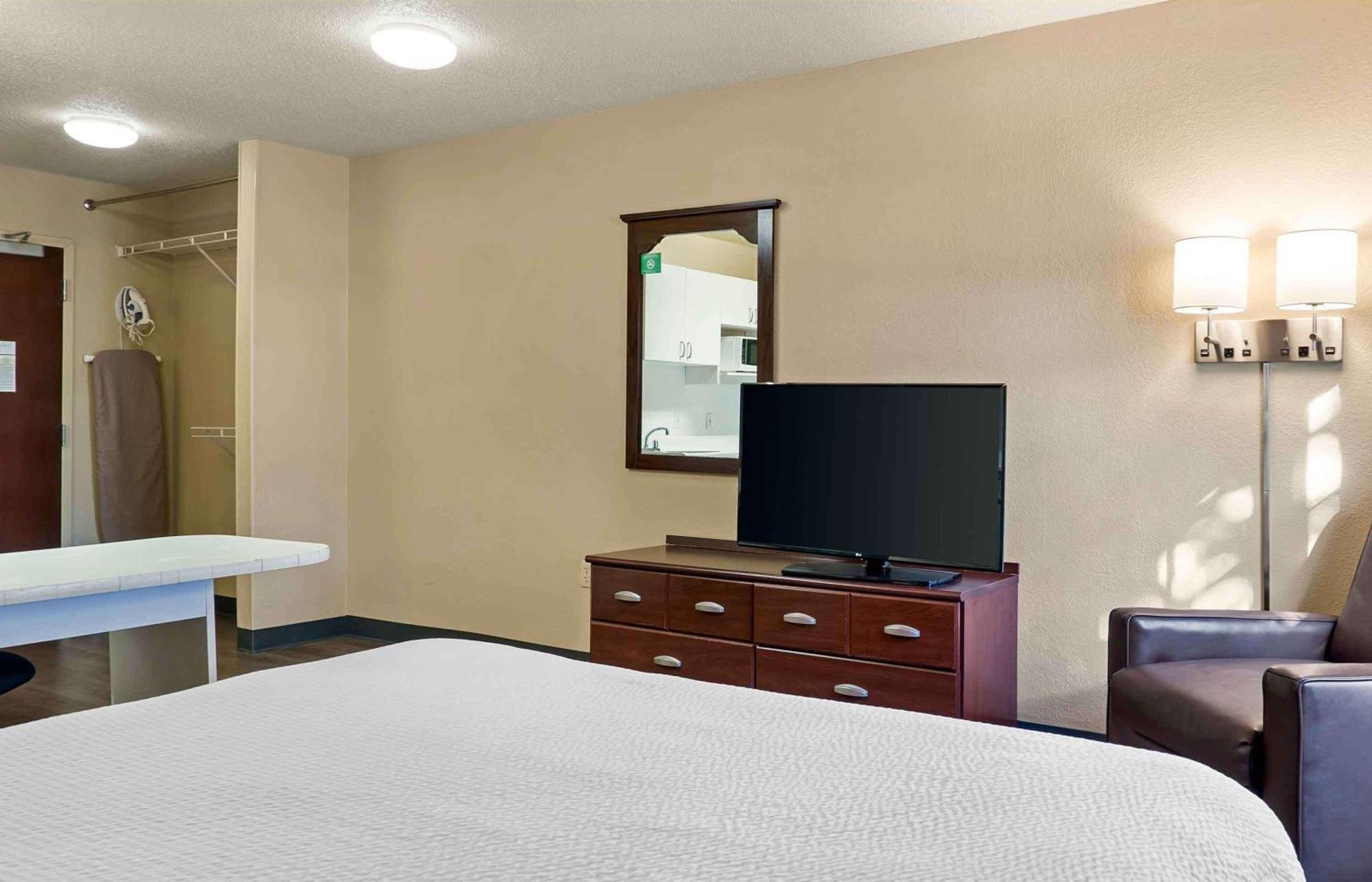 Extended Stay America Select Suites - Detroit - Novi - Haggerty Road Northville Bagian luar foto